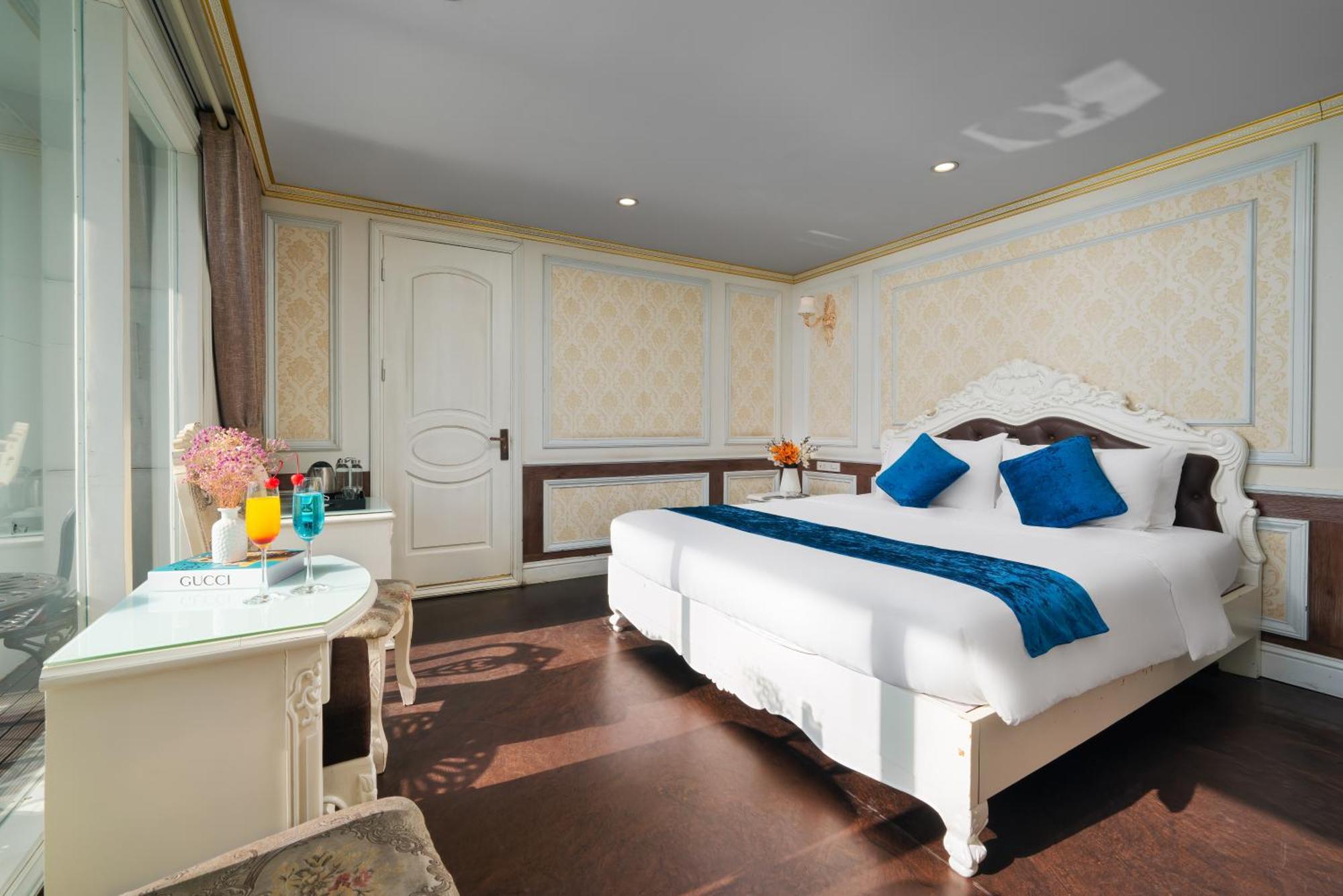 Halong Aquamarine Royal Cruise Hotel Ha Long Exterior photo