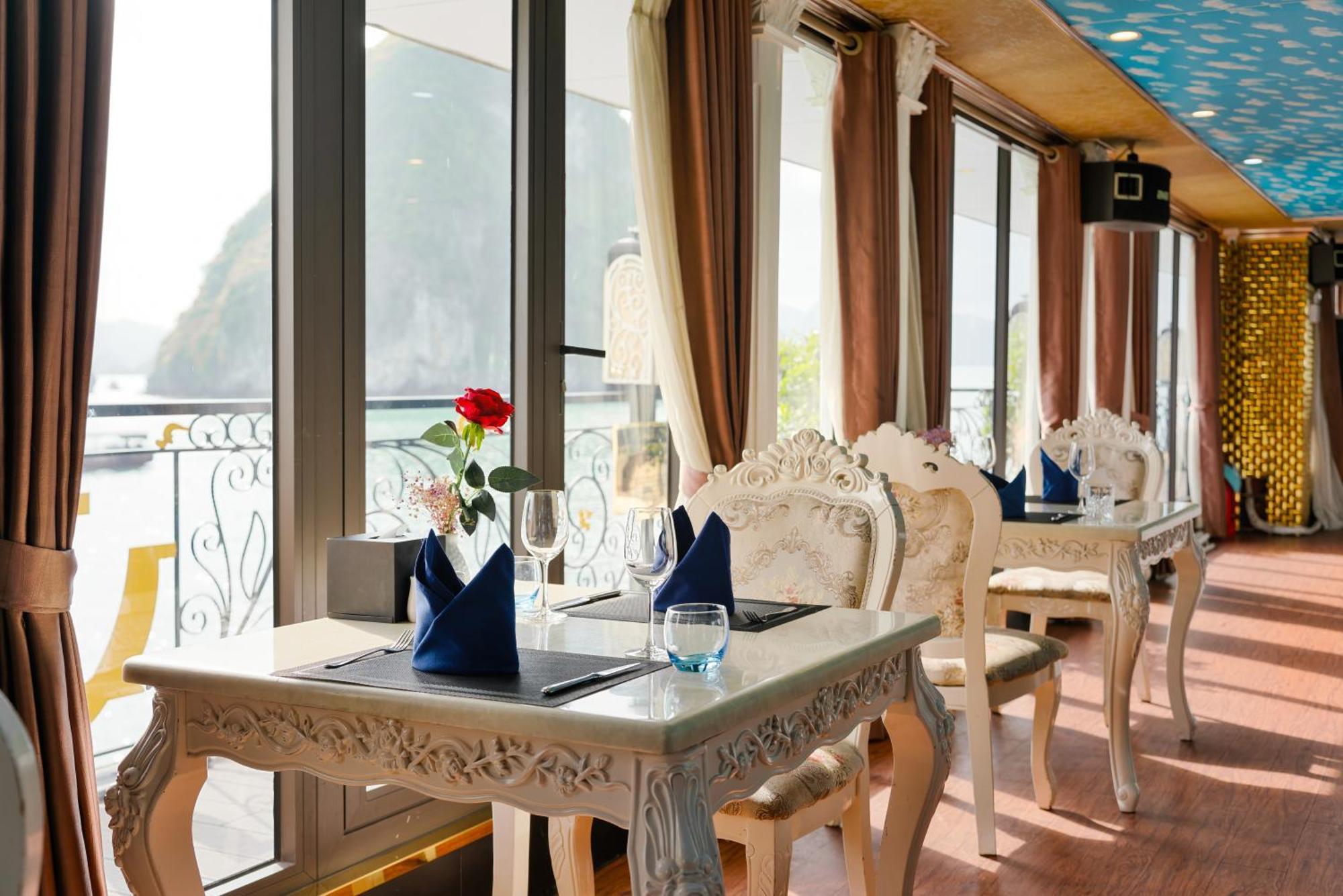 Halong Aquamarine Royal Cruise Hotel Ha Long Exterior photo
